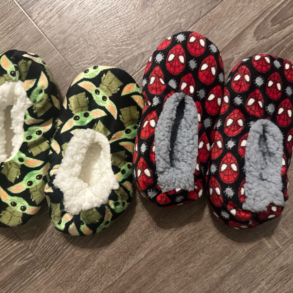 3-4T slippers.